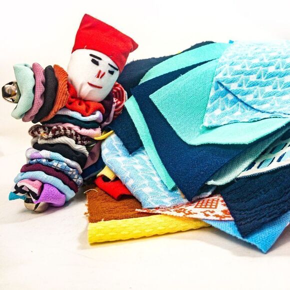 1970’s VTG Fabric Quilt Pieces & Handmade Doll - Picture 2 of 12